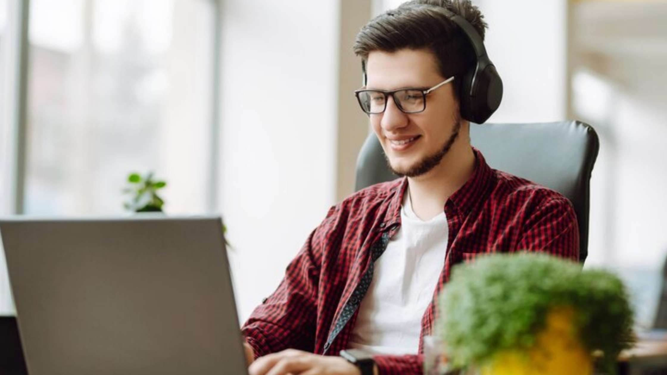 Managing Your Digital Brand Across Channels_ Website, Email, Social & More
