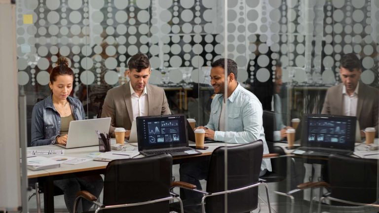 Home Office Design for Tech Professionals_ Functional Setups for Developers and IT Experts