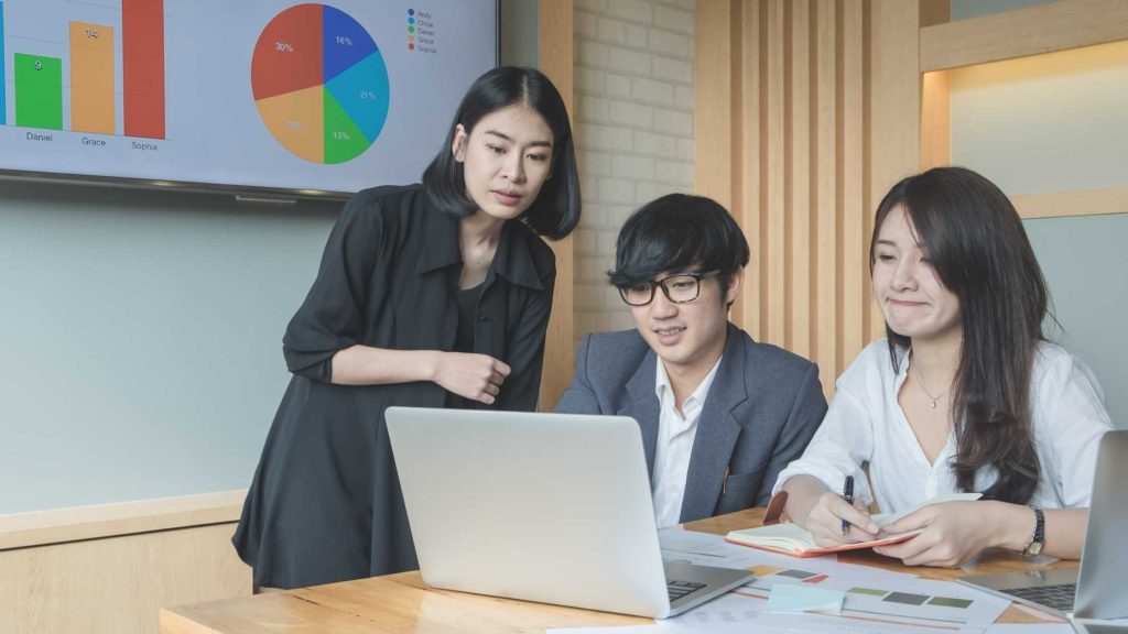 How Fractional Accounting Services Support Fundraising and Investor Relations